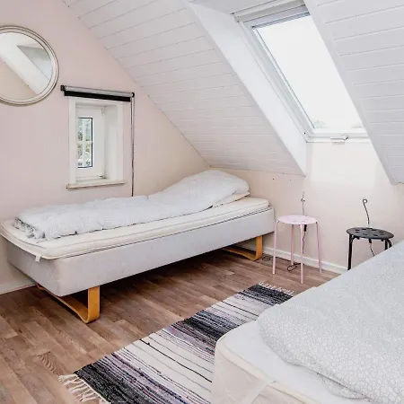 17 Person In R M בית נופש